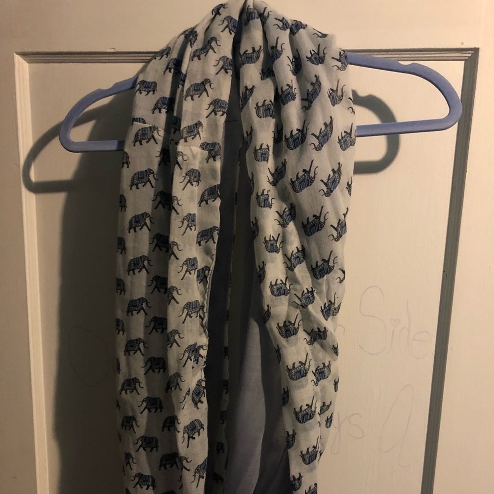 Infinity scarf